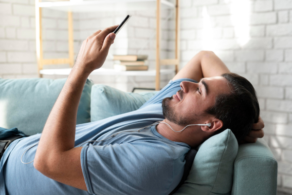 can you sleep with earbuds in