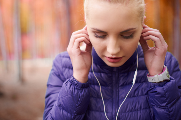 girl electrocuted with earbuds
